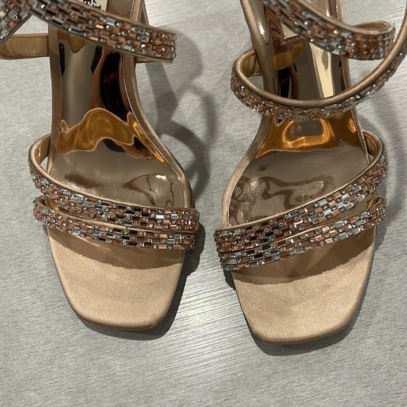 Badgley Mischka Women's Back Zip, Heeled Sandal
Brand new - Picture 6 of 6